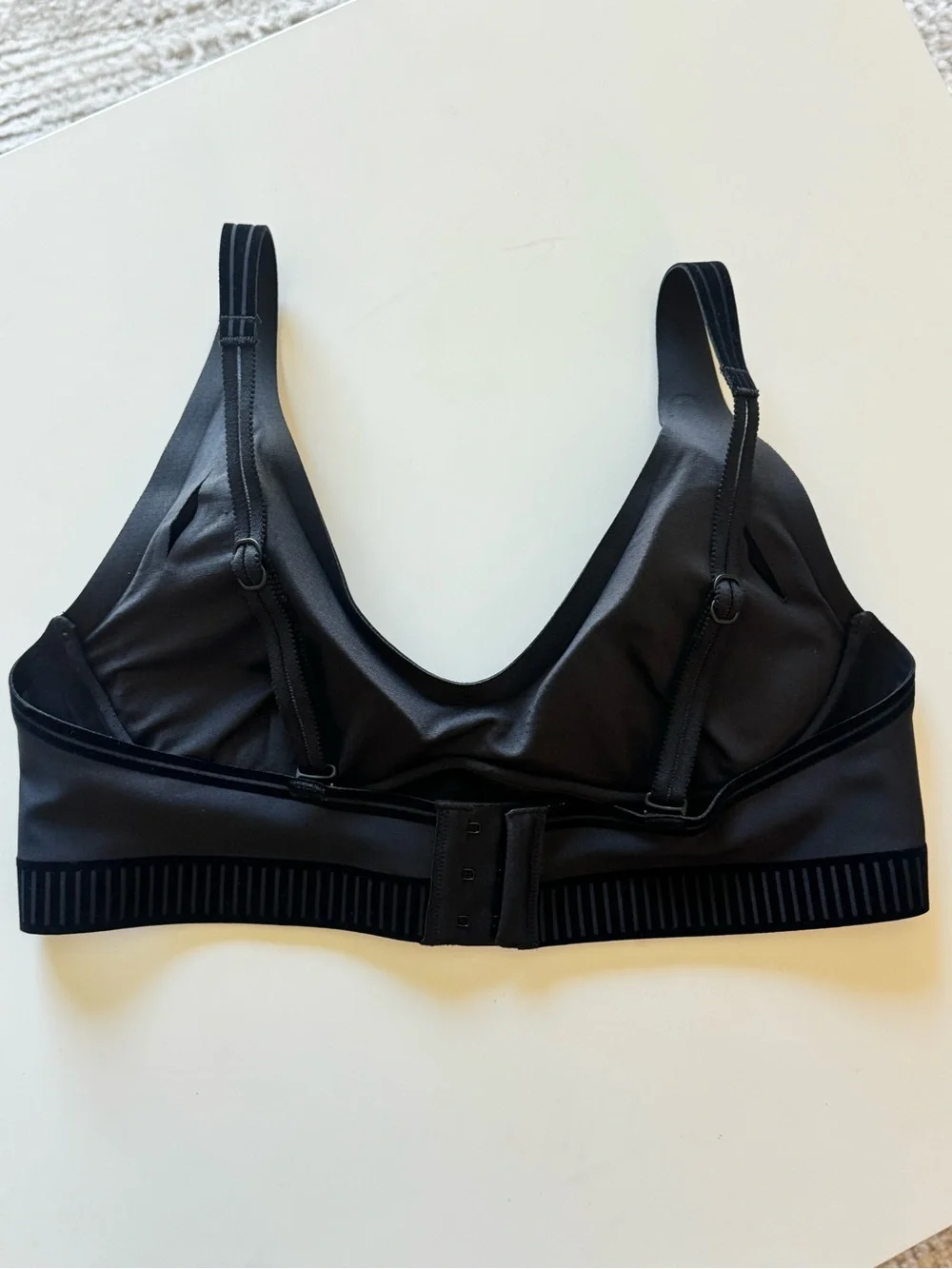 ALO Yoga minimal scoop